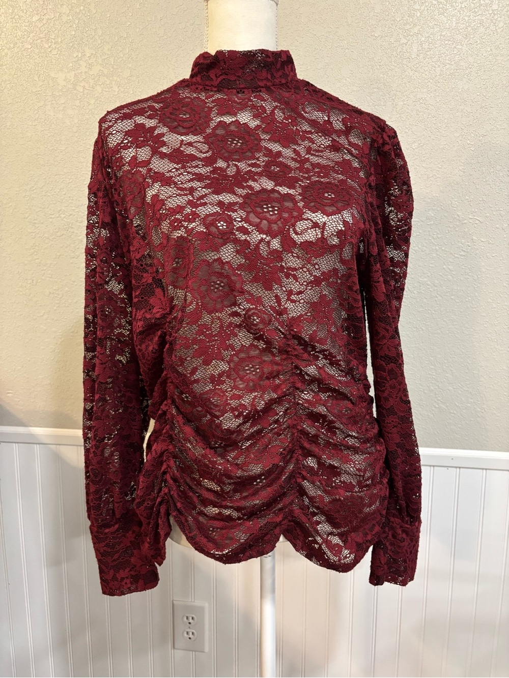 Jolie & Joy 1X Burgundy Floral Lace Ruched Mock Neck Sheer Stretch Top